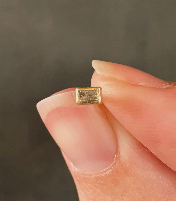 itsy diamond studs